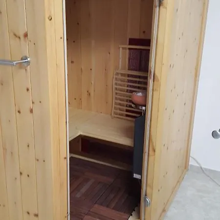 Barrierefreies Im Blockhaus Mit Sauna Am See