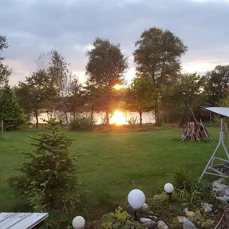 בית אירוח Barrierefreies Im Blockhaus Mit Sauna Am See