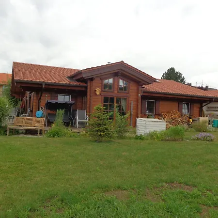 בית אירוח Barrierefreies Im Blockhaus Mit Sauna Am See Soyen
